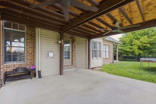 1084 Bay Colony Drive, Richmond, KY 40475