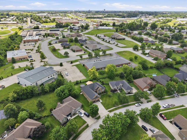 1084 Bay Colony Drive, Richmond, KY 40475