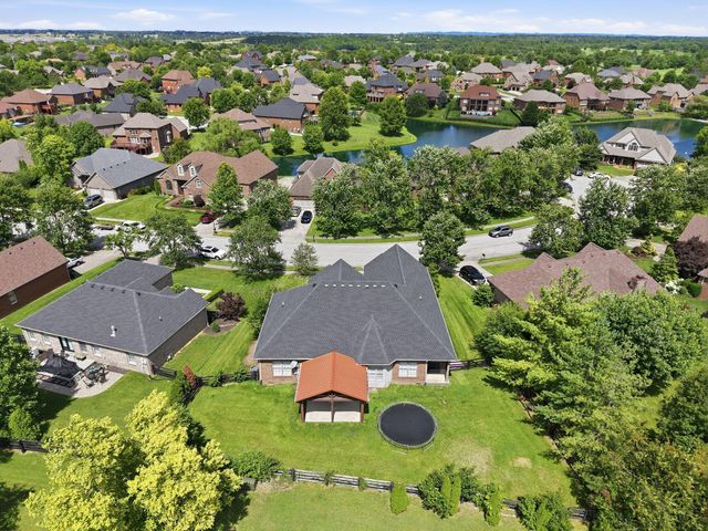 1084 Bay Colony Drive, Richmond, KY 40475