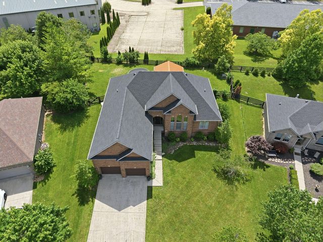 1084 Bay Colony Drive, Richmond, KY 40475