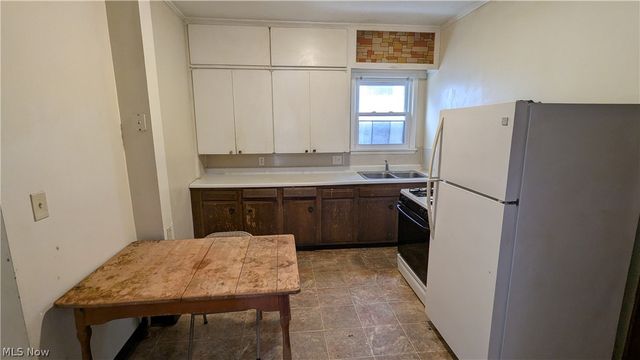 826 Michigan Avenue, Youngstown, OH 44504
