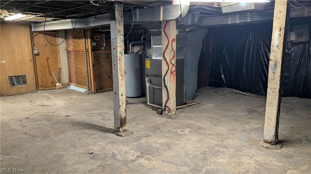 826 Michigan Avenue, Youngstown, OH 44504