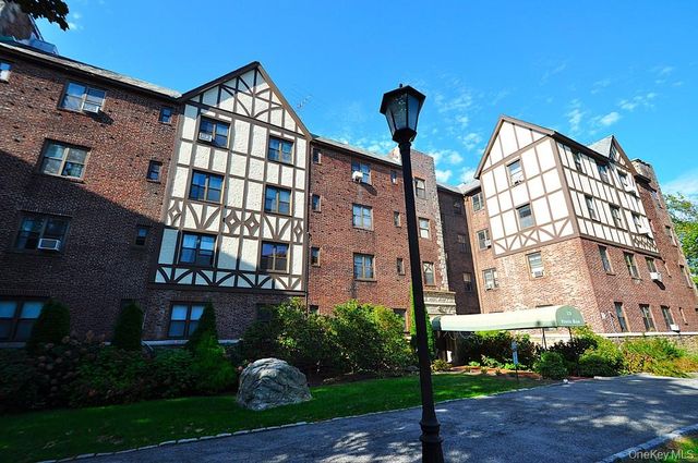 120 Stonelea Place 3M, New Rochelle, NY 10801