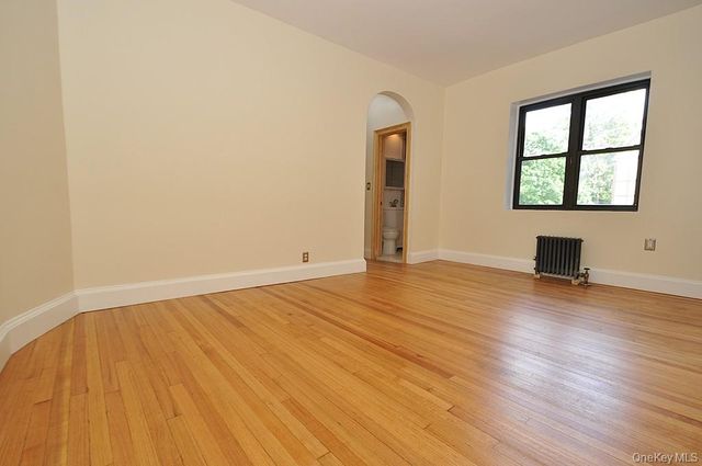 120 Stonelea Place 3M, New Rochelle, NY 10801