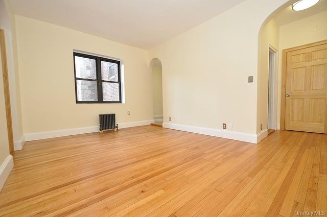 120 Stonelea Place 3M, New Rochelle, NY 10801