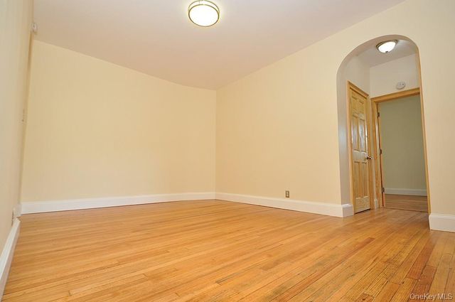 120 Stonelea Place 3M, New Rochelle, NY 10801