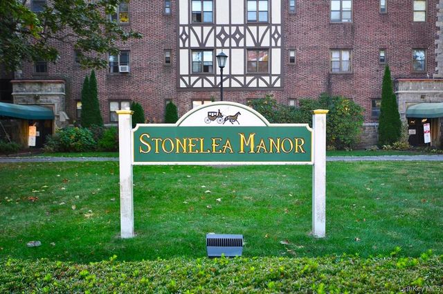 120 Stonelea Place 3M, New Rochelle, NY 10801