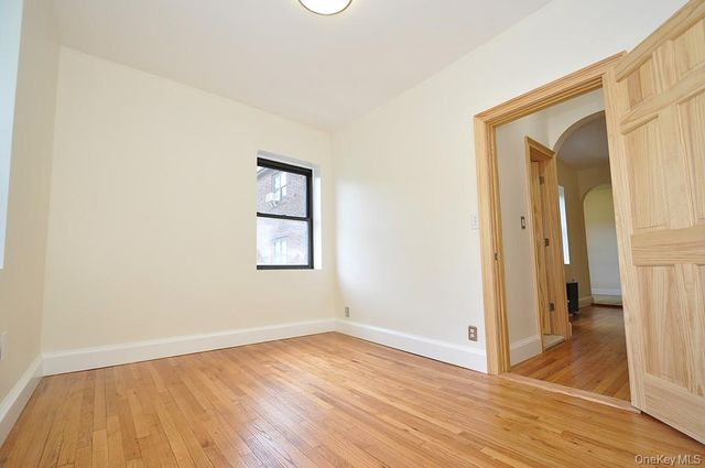 120 Stonelea Place 3M, New Rochelle, NY 10801