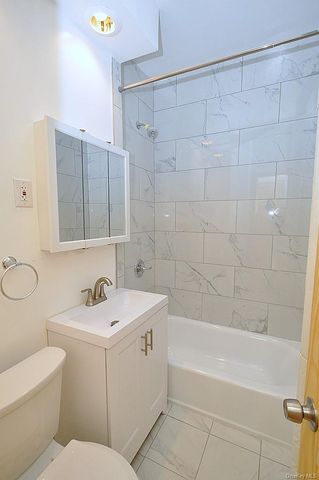 120 Stonelea Place 3M, New Rochelle, NY 10801