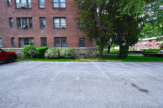 120 Stonelea Place 3M, New Rochelle, NY 10801