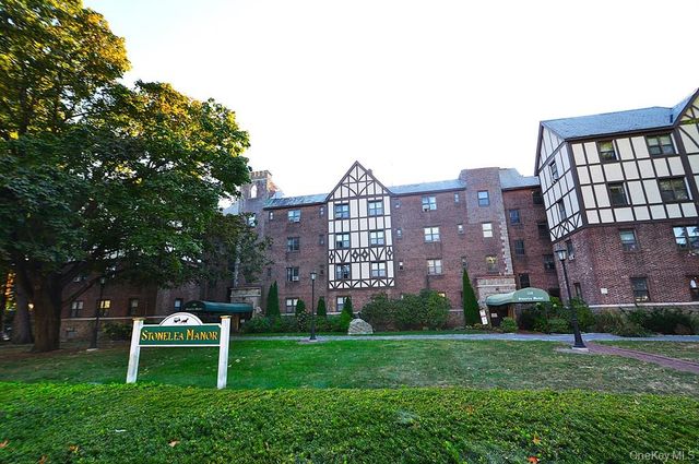 120 Stonelea Place 3M, New Rochelle, NY 10801