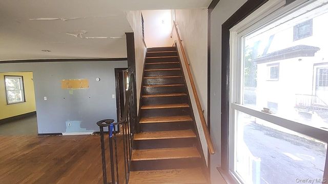 10 Shelley Avenue, Valhalla, NY 10595