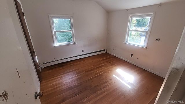10 Shelley Avenue, Valhalla, NY 10595