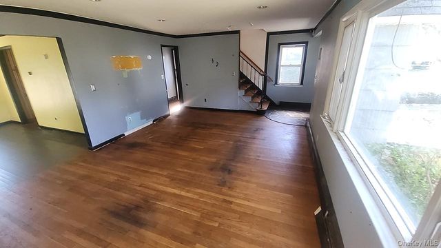 10 Shelley Avenue, Valhalla, NY 10595