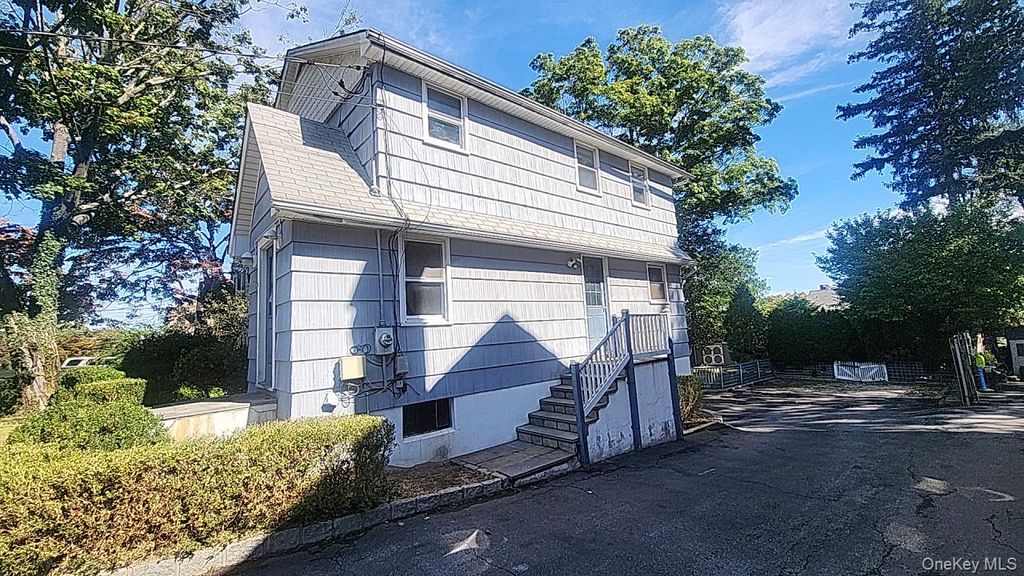 10 Shelley Avenue, Valhalla, NY 10595 — photo 3