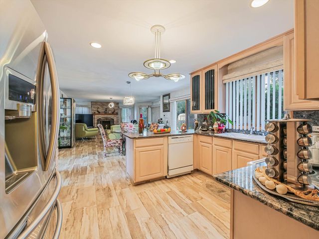 1212 Grove Avenue, Addison, IL 60101