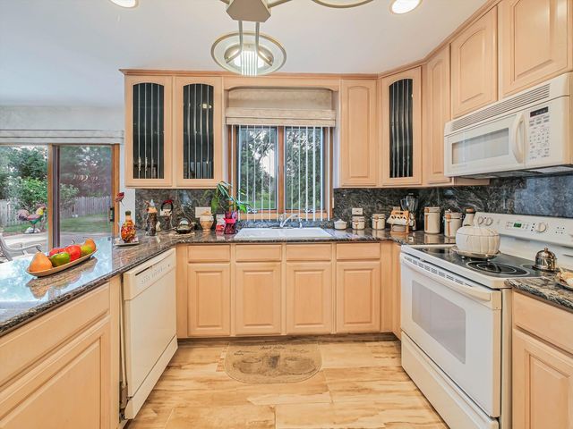 1212 Grove Avenue, Addison, IL 60101