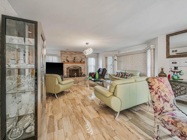 1212 Grove Avenue, Addison, IL 60101