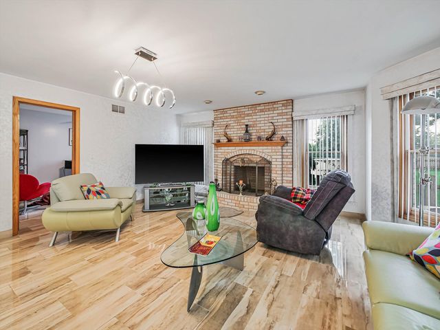 1212 Grove Avenue, Addison, IL 60101