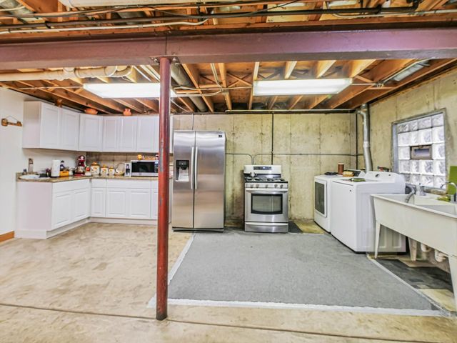 1212 Grove Avenue, Addison, IL 60101