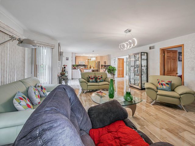 1212 Grove Avenue, Addison, IL 60101