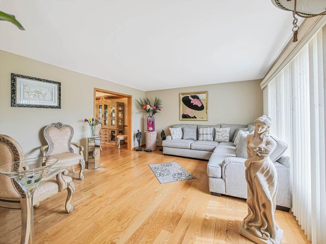 1212 Grove Avenue, Addison, IL 60101