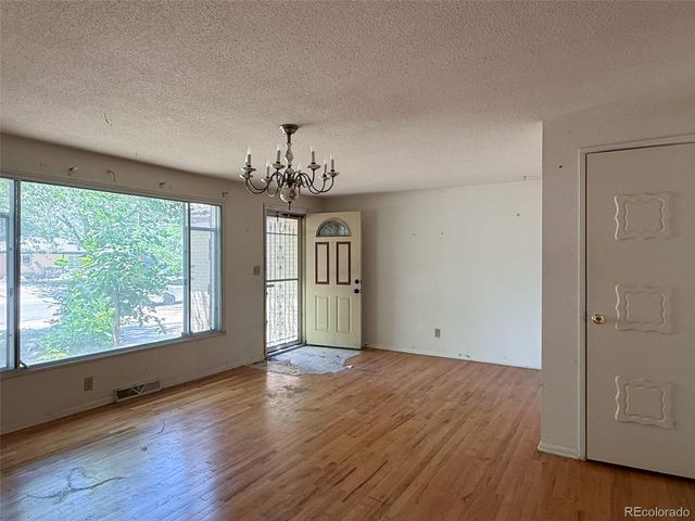 975 E 9th Avenue, Broomfield, CO 80020