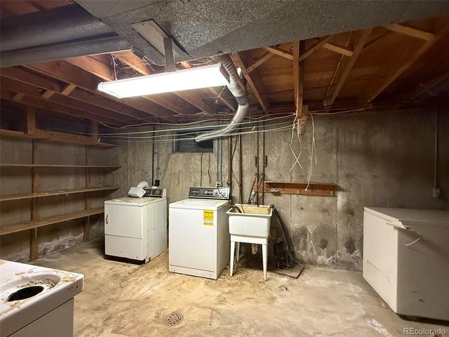 975 E 9th Avenue, Broomfield, CO 80020