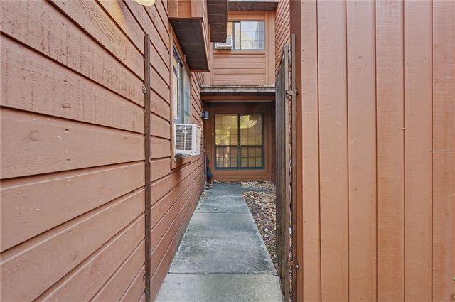 5727 SW 10TH PLACE, Gainesville, FL 32607