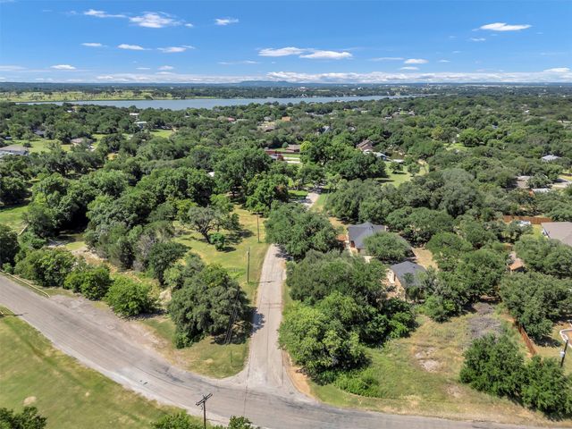 620 W Aquarius Court, Granbury, TX 76049