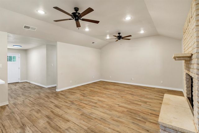 620 W Aquarius Court, Granbury, TX 76049