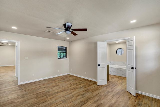 620 W Aquarius Court, Granbury, TX 76049