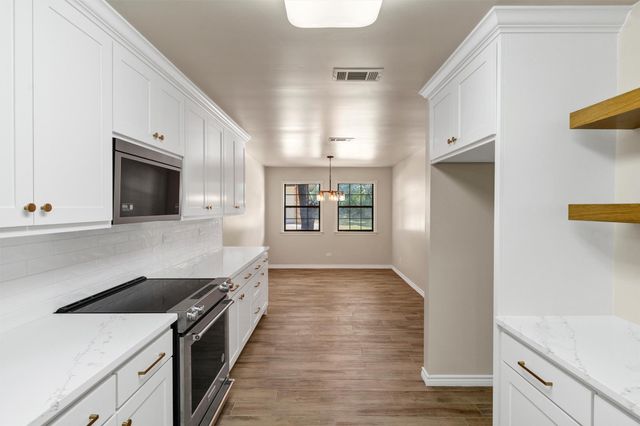620 W Aquarius Court, Granbury, TX 76049