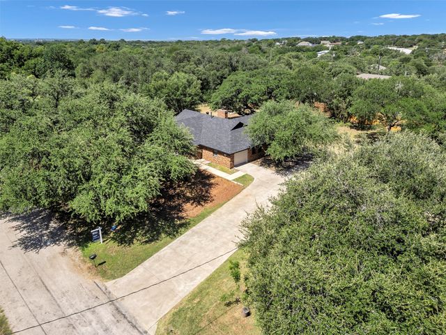 620 W Aquarius Court, Granbury, TX 76049