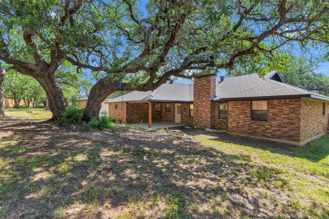 620 W Aquarius Court, Granbury, TX 76049