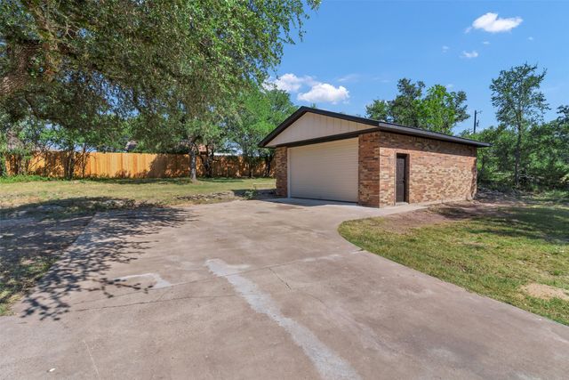620 W Aquarius Court, Granbury, TX 76049