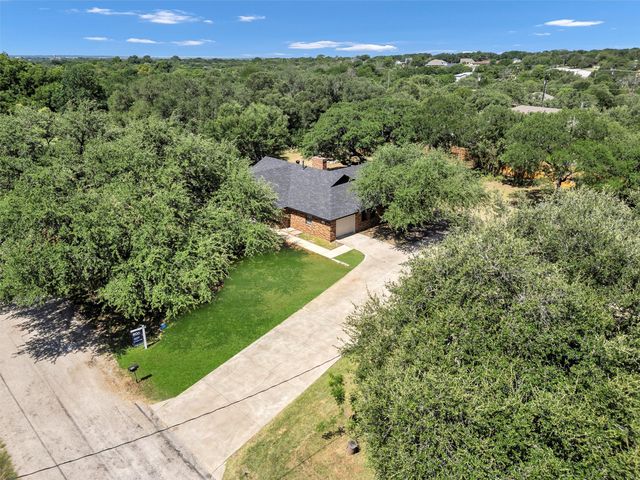 620 W Aquarius Court, Granbury, TX 76049