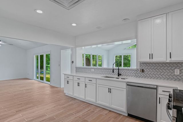 18 Lake Forest Hills, Shreveport, LA 71109