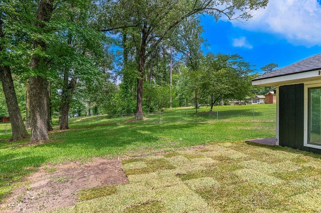 18 Lake Forest Hills, Shreveport, LA 71109