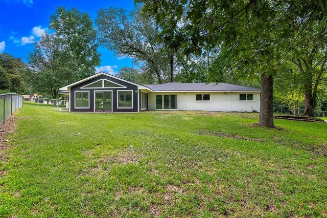 18 Lake Forest Hills, Shreveport, LA 71109