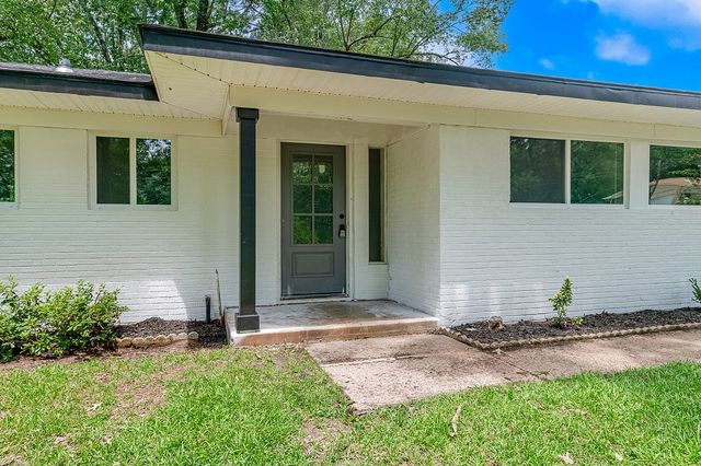 18 Lake Forest Hills, Shreveport, LA 71109