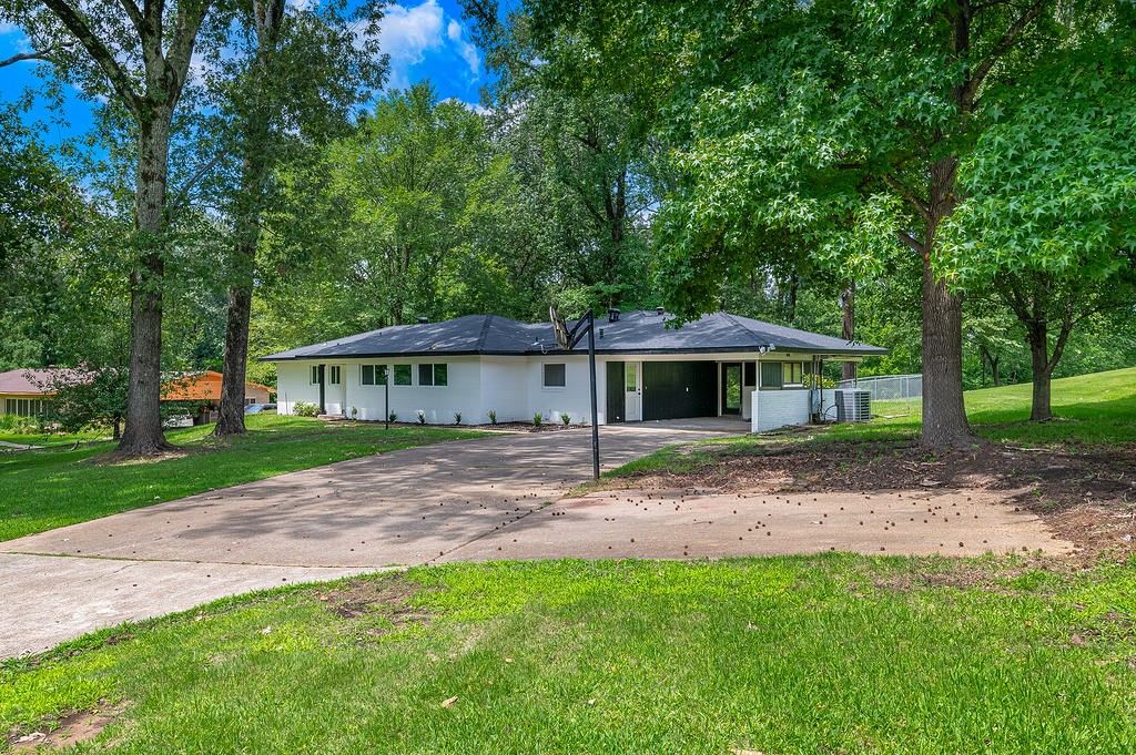 18 Lake Forest Hills, Shreveport, LA 71109
