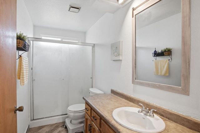 580 North Ave, Turlock, CA 95382