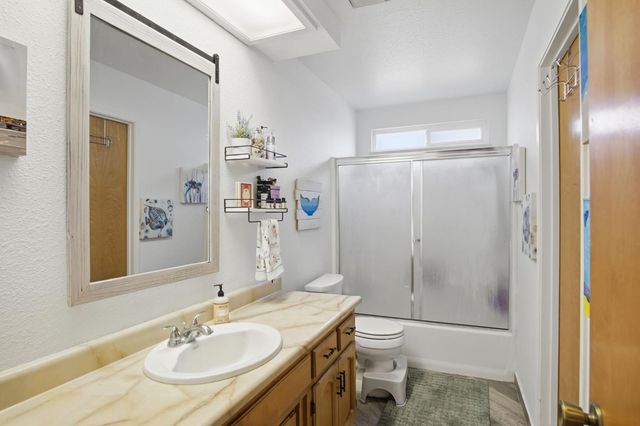 580 North Ave, Turlock, CA 95382