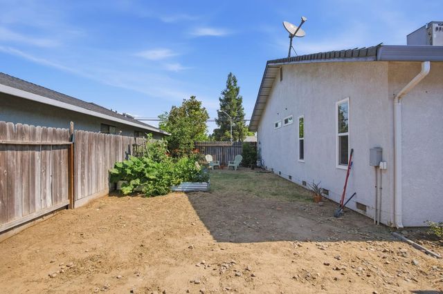 580 North Ave, Turlock, CA 95382
