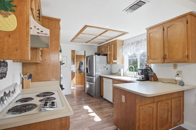 580 North Ave, Turlock, CA 95382