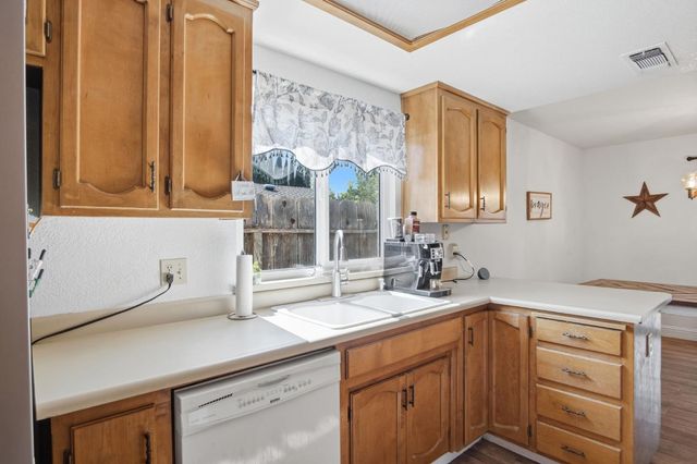 580 North Ave, Turlock, CA 95382