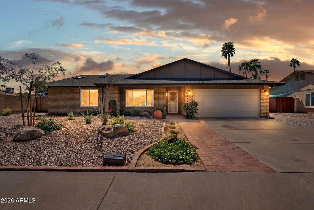 Image 1 of property listing at 10557 E MERCER Lane, Scottsdale, AZ 85259