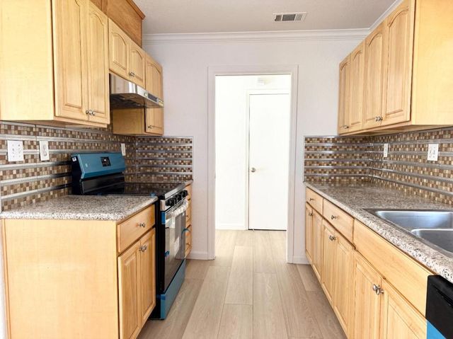2001 Newport Drive, Pittsburg, CA 94565