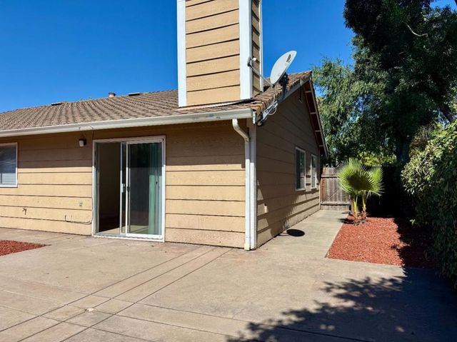 2001 Newport Drive, Pittsburg, CA 94565